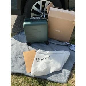 !!!SOLD!!! Quince Compact Carry-On Dark Green NIB NWT